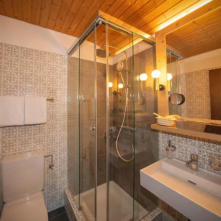 Parsenn Szálloda 3*